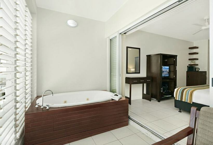 Апартаменты 3 Спальни, Peppers Beach Club & Spa