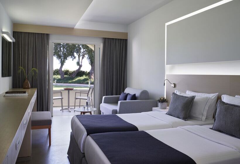 Номер Deluxe, Neptune Luxury Resort