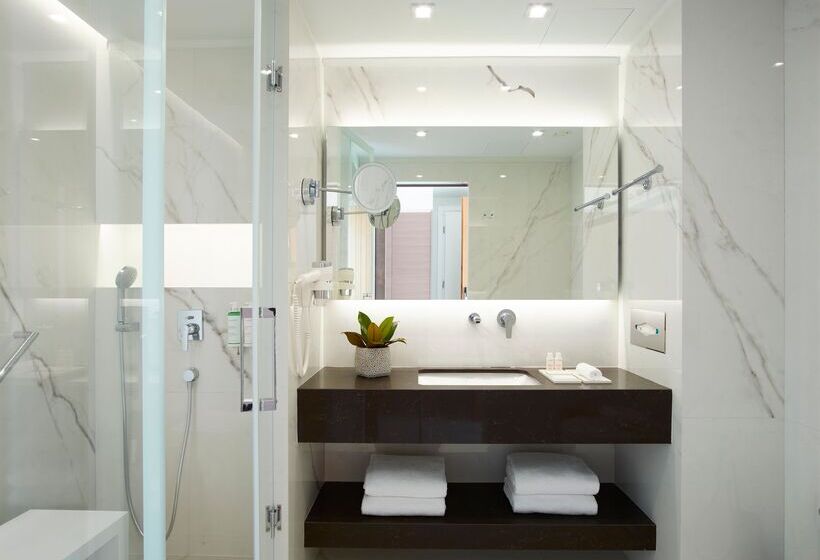 Семейный Номер Deluxe, Neptune Luxury Resort
