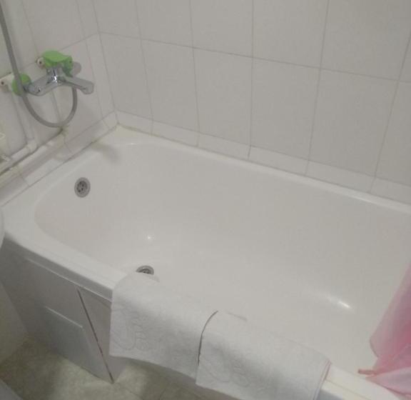 اتاق استاندارد, Sakura Inn
