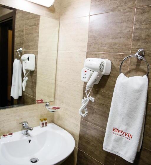 Номер Стандарт с Балконом, Einstein House & Spa