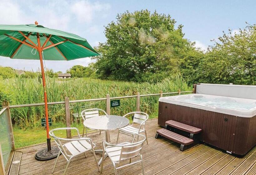 Дом 2 Спальни, Oakwood Lodges