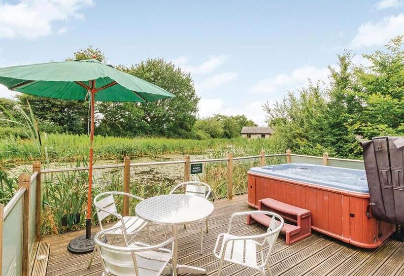 Дом 2 Спальни, Oakwood Lodges