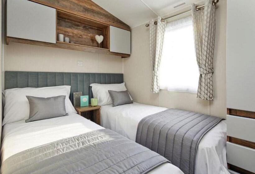 Дом 3 Спальни, Wild Rose Holiday Park
