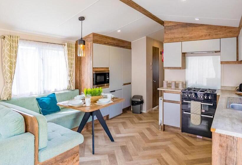 Дом 3 Спальни, Wild Rose Holiday Park