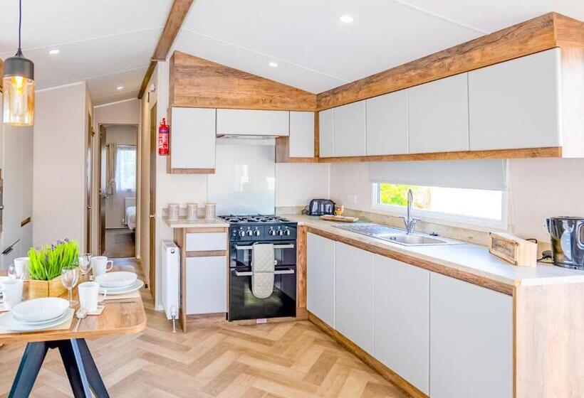 Дом 3 Спальни, Wild Rose Holiday Park