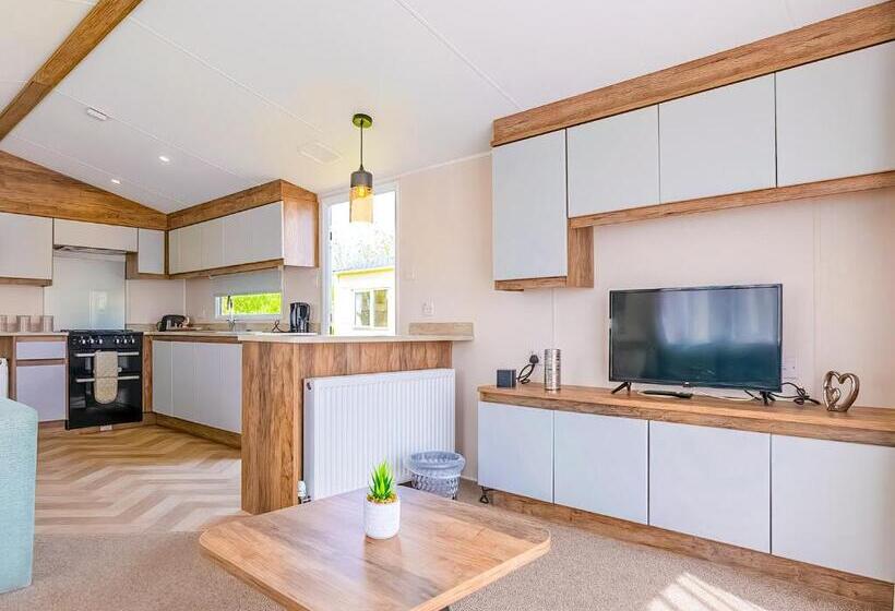 Дом 3 Спальни, Wild Rose Holiday Park