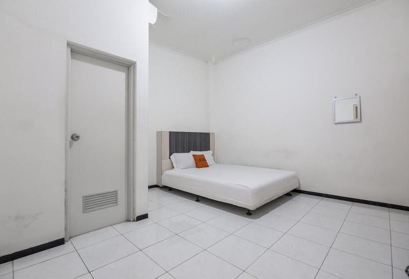 Номер Deluxe, Koolkost Near Universitas Diponegoro Semarang