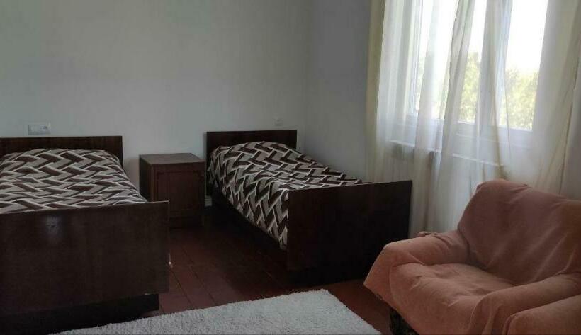 Номер Стандарт Вид на Сад, Noosh Guesthouse
