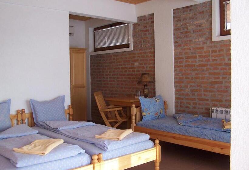 Номер Стандарт Трехместный, Eco Hotel Imenieto