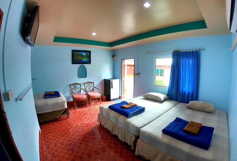 اتاق لوکس سه تخته, Somjainuk Resort 2