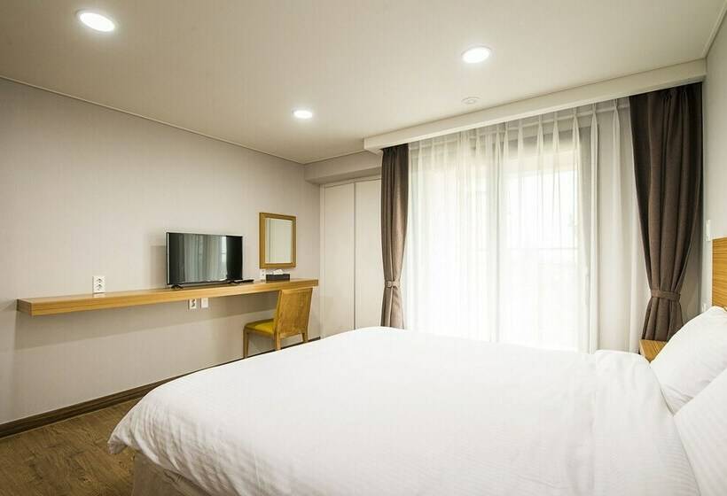 Family Suite, W Ocean Pension
