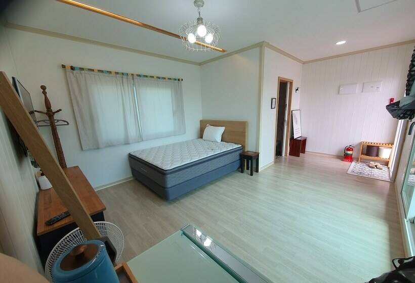 스탠다드 싱글 룸 싱글침대, Wind Jeju Cafe & Pension