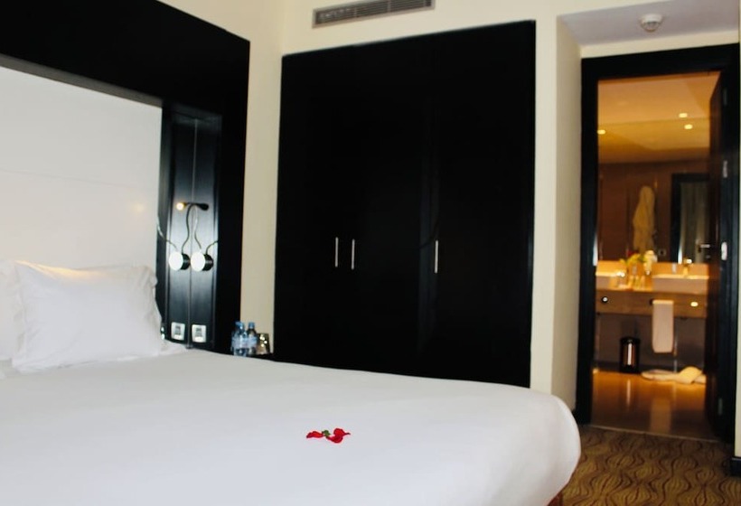 小型套房, Farah Casablanca
