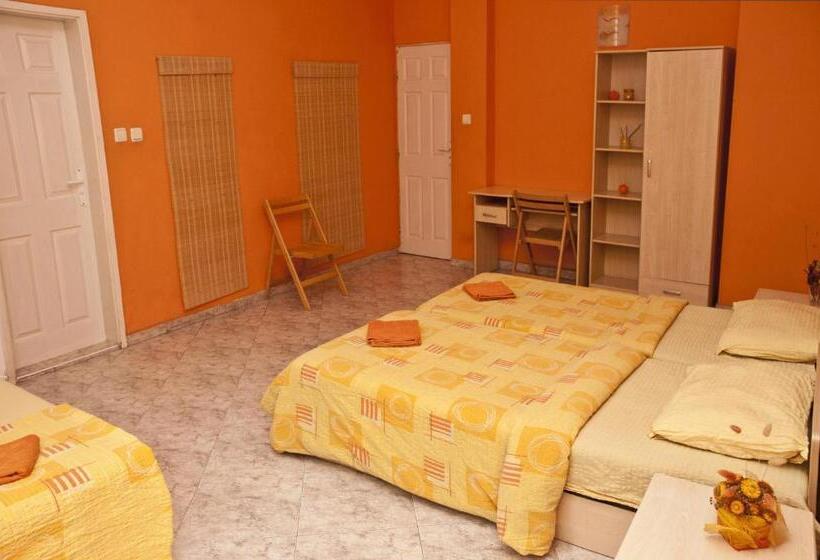 Четырехместный Номер Стандарт, Hostel Mostel Sofia