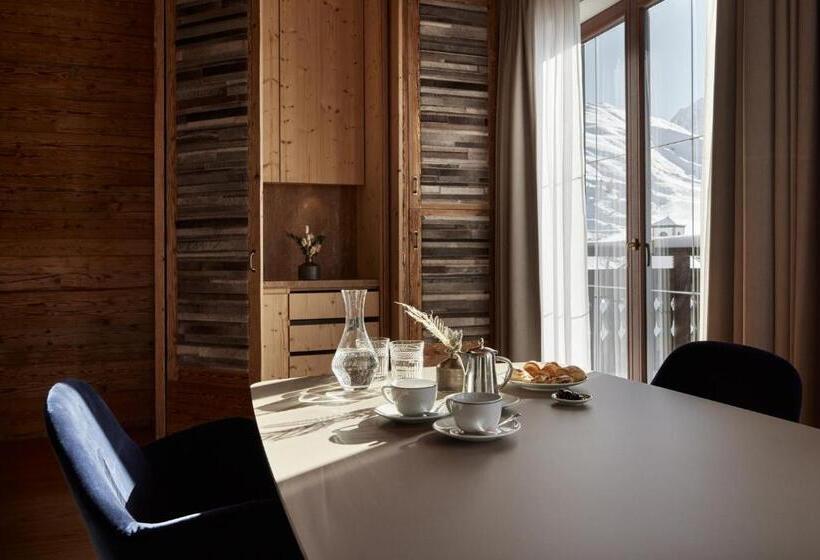 سوییت با چشم‌انداز کوه, Top Hotel Hochgurgl