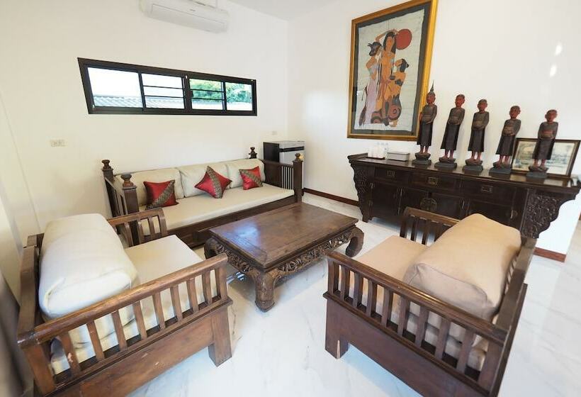 ファミリールーム, Chanapha Residence