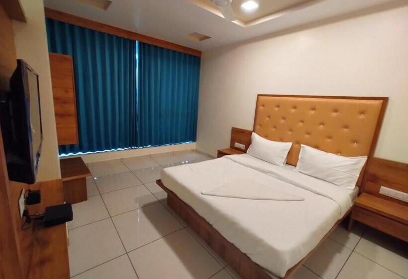 Номер Deluxe, Neelkamal