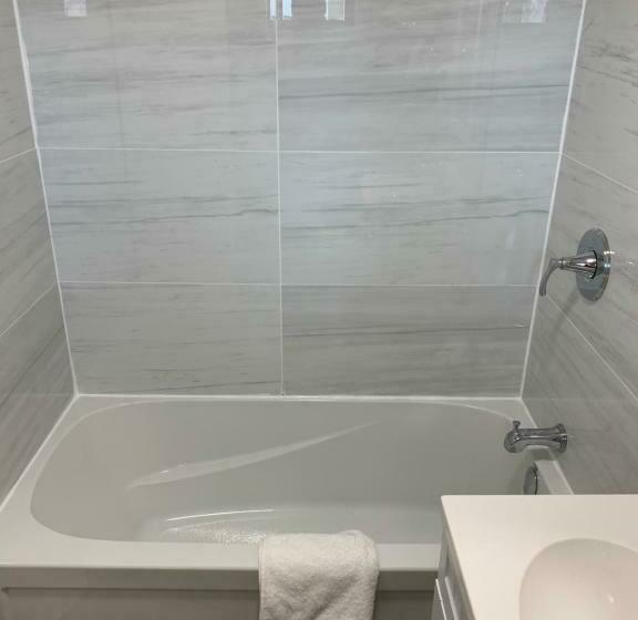 标准间, Champlain Motor Inn