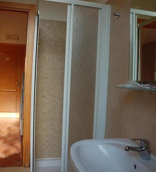 Трехместный Номер Стандарт с Балконом, Villa Robinia