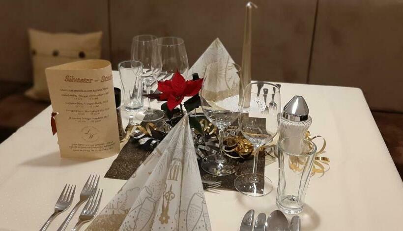 Номер Стандарт с Балконом, Landhotel Restaurant Willingshofer