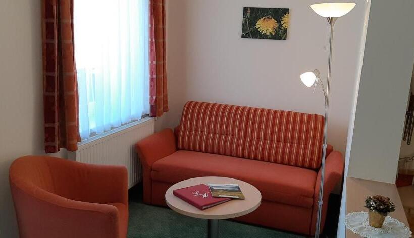 Номер Стандарт с Балконом, Landhotel Restaurant Willingshofer