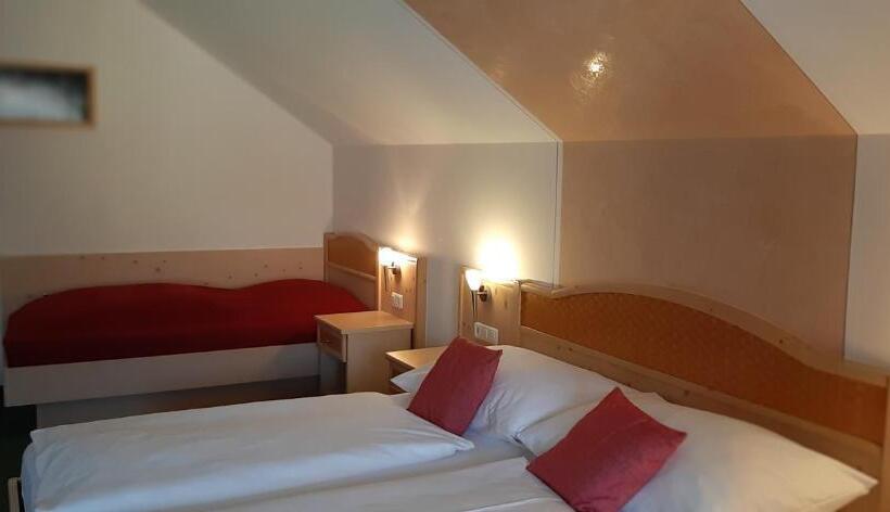 Трехместный Номер Классика, Landhotel Restaurant Willingshofer