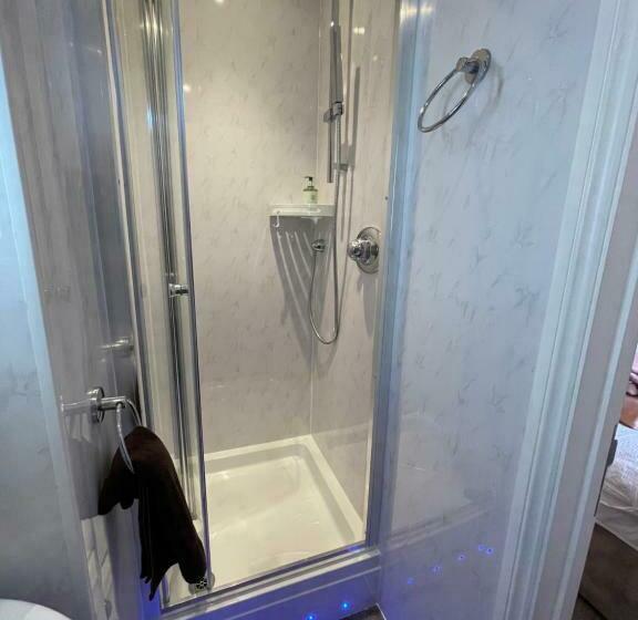 Номер Стандарт, Rivendell Guest House