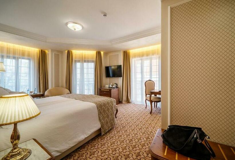 اتاق دلوکس با چشم‌انداز پارک, Residence City Garden   Certificate Of Excellence 3rd Place In Top 10 Best Five Stars City Hotels Fo
