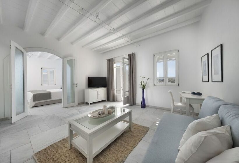 Family Suite, Deliades