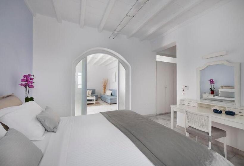 Family Suite, Deliades