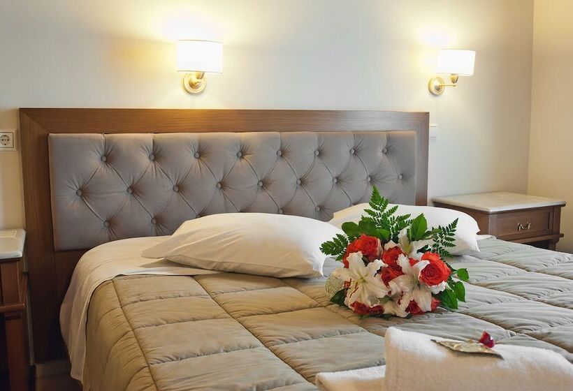 Economy Triple Room, Parnassos Delphi