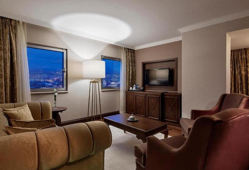 带双人大床的行政管理套房, Wyndham Grand Kayseri