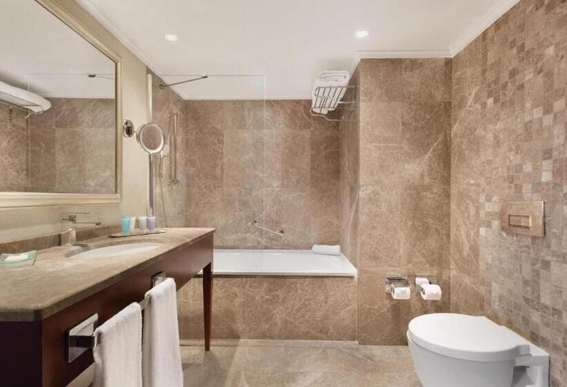 带双人大床的行政管理套房, Wyndham Grand Kayseri