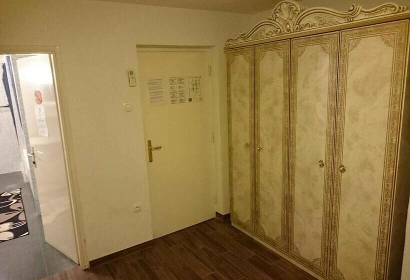 اتاق استاندارد با چشم‌انداز باغ, Guest House Vila Luka