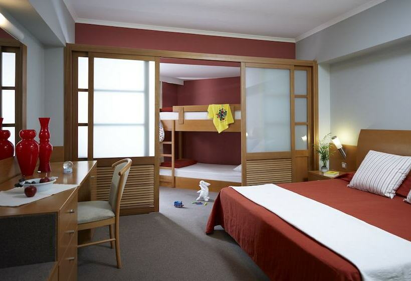 家庭间, Esperides Beach Resort