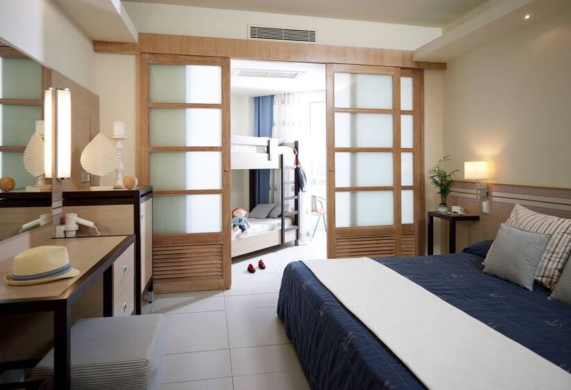 家庭间, Esperides Beach Resort