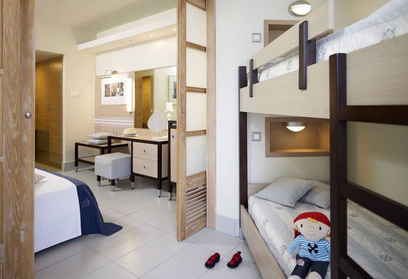 家庭间, Esperides Beach Resort