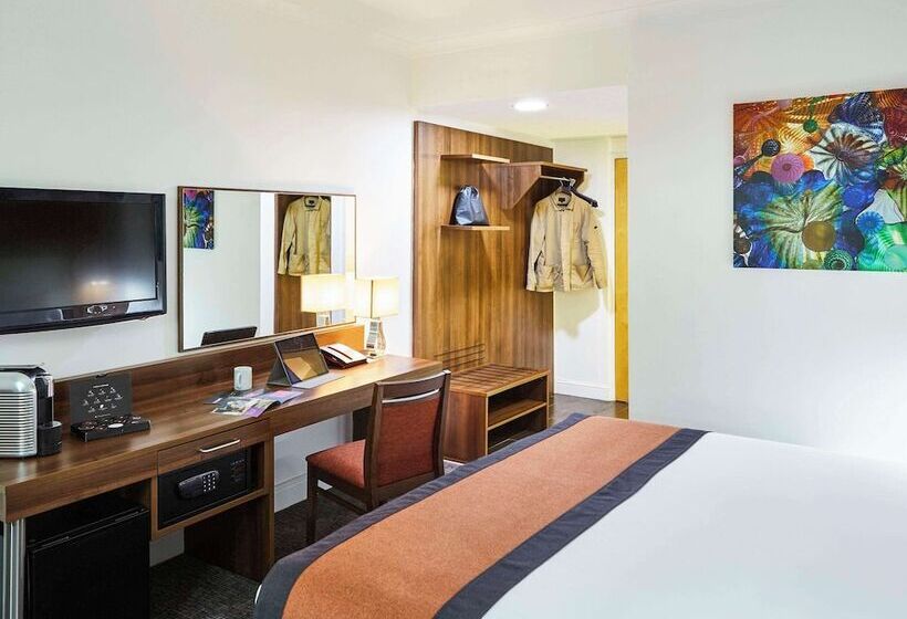 Классический Номер, Mercure St Helens