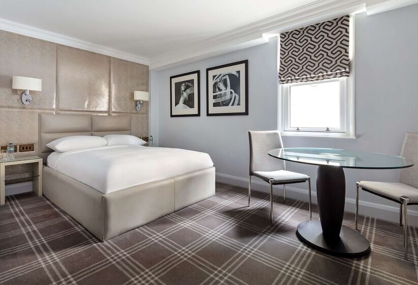 Номер Superior, Radisson Blu Hotel, London Mercer Street