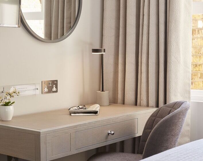 Номер Deluxe, 54 Queen S Gate