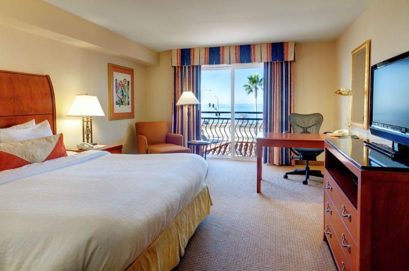 חדר סטנדרט עם מיטת קינג, Hilton Garden Inn Carlsbad Beach