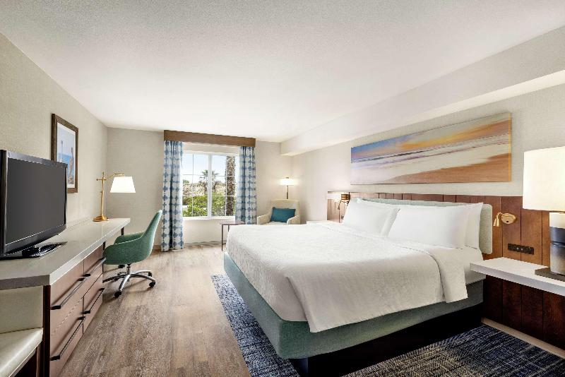 带大床的标准间, Hilton Garden Inn Carlsbad Beach