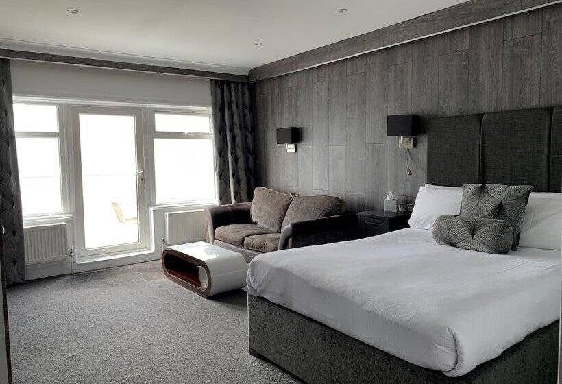 اتاق خانوادگی با چشم‌انداز دریا, Cumberland Hotel   Oceana Collection