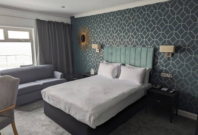 اتاق سوپریور با چشم‌انداز دریا و بالکن, Cumberland Hotel   Oceana Collection
