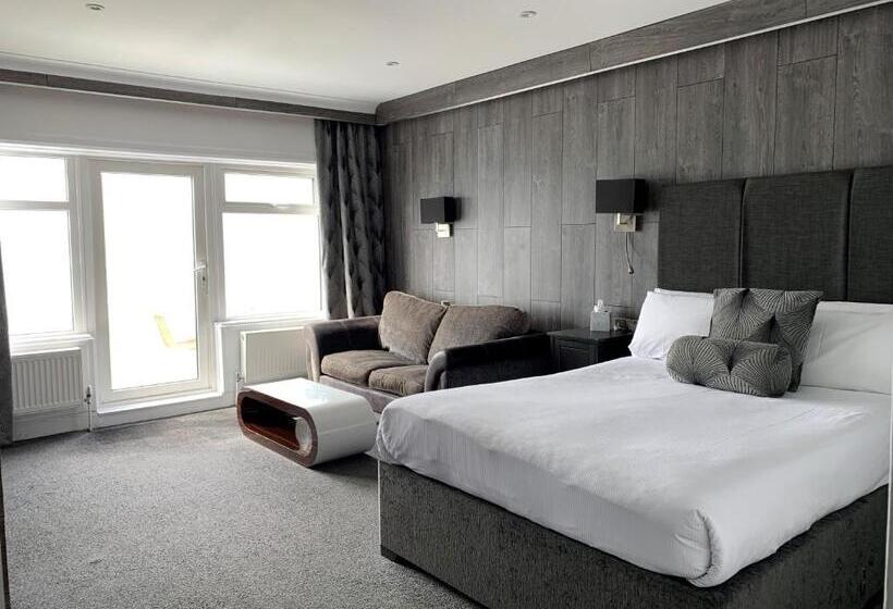 اتاق خانوادگی با چشم‌انداز دریا, Cumberland Hotel   Oceana Collection