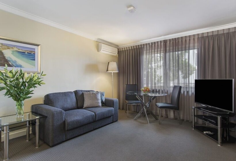 발코니가 있는 스위트, The Peninsula Riverside Serviced Apartments