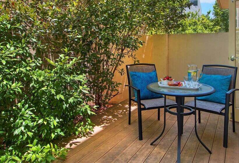 스위트, The Peninsula Riverside Serviced Apartments
