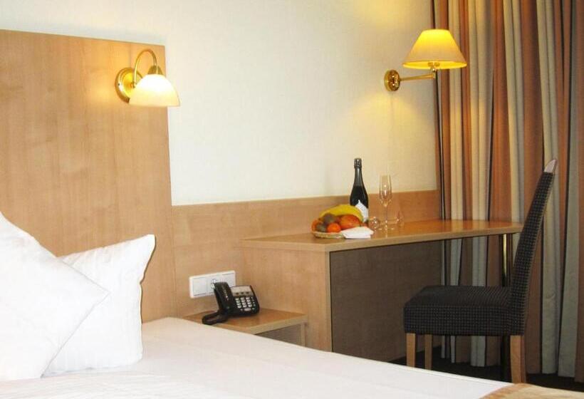 Номер Стандарт Индивидуальный, Motel Frankfurt