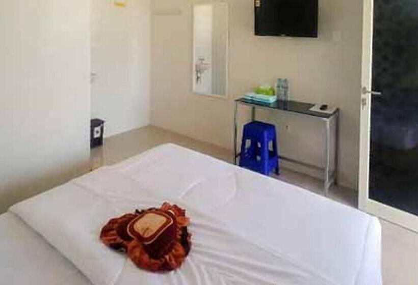 Номер Deluxe, Griya Mulya Near Alun Alun Batu Mitra Reddoorz